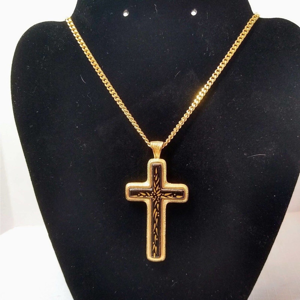 Coventry, 1978 Limited Edition, Mythology Cross, 18K leaf Pattern, Porcelain